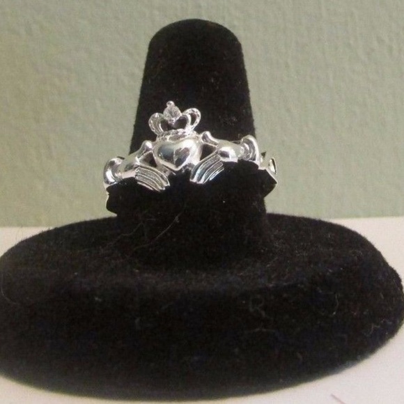 $25 Claddagh Ring with CZ Accent - Picture 3 of 8